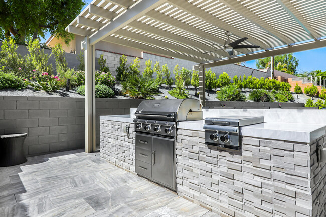 Foto del edificio - 79575 Camelback Dr