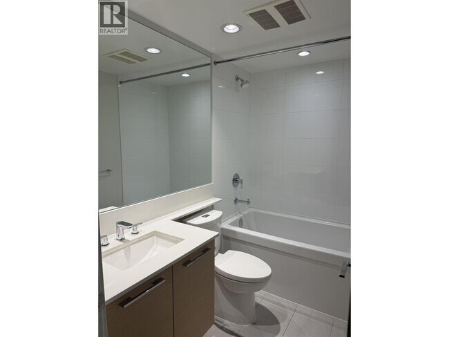 Photo du bâtiment - 6700 Dunblane Ave