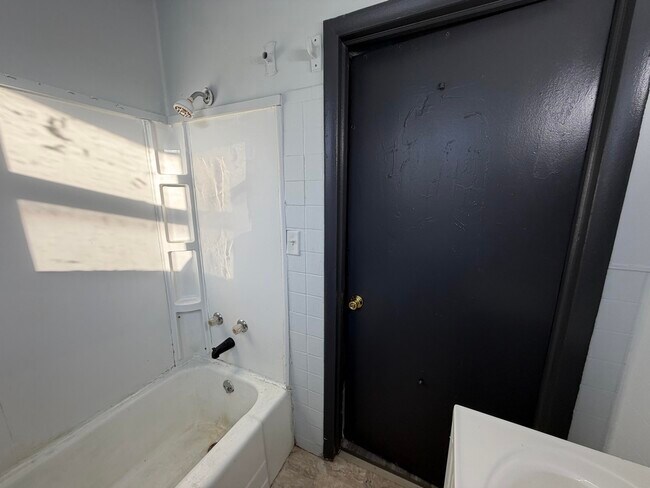 Foto del edificio - 1232 Freeman-