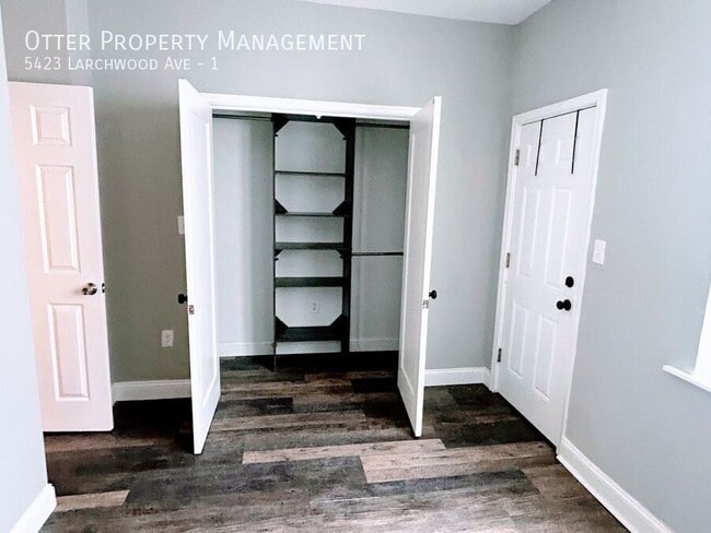 Foto del edificio - 5423 Larchwood Ave