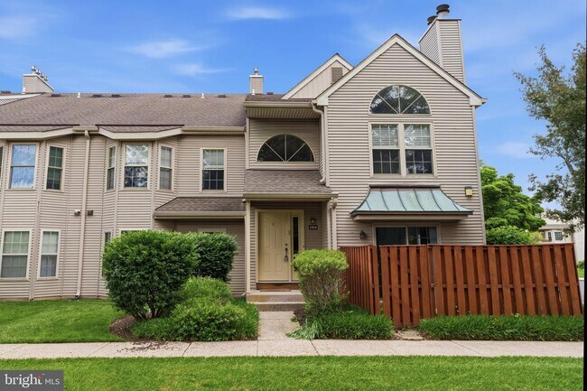 Building Photo - 2104 Brookhaven Dr