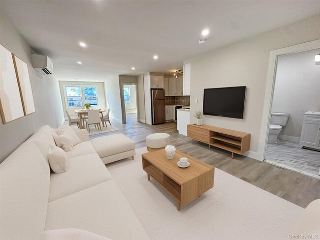 Foto del edificio - 110 Jericho Tpke