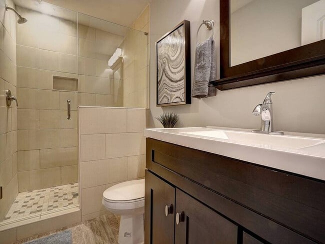 Foto del edificio - 2201 Reading Rd