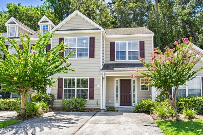 Foto del edificio - 1096 Harvester Cir