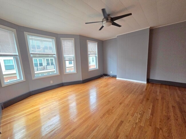 Building Photo - 39 Orleans St