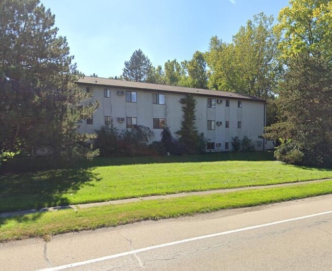 Building Photo - 1340 W State Rd
