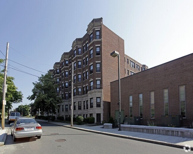 Building Photo - 19 Washington St S