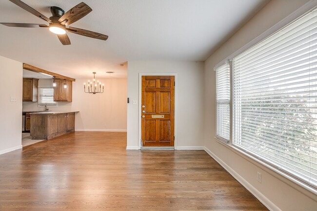 Foto del edificio - 3 Bedroom, 2 Bath Home in near Arlington Heights- 76107