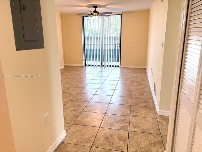 Foto del edificio - 1690 SW 27th Ave