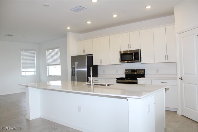 Building Photo - 5686 Melbourne Ct