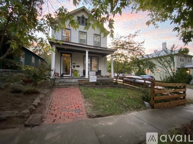 Building Photo - 618 W 26th St