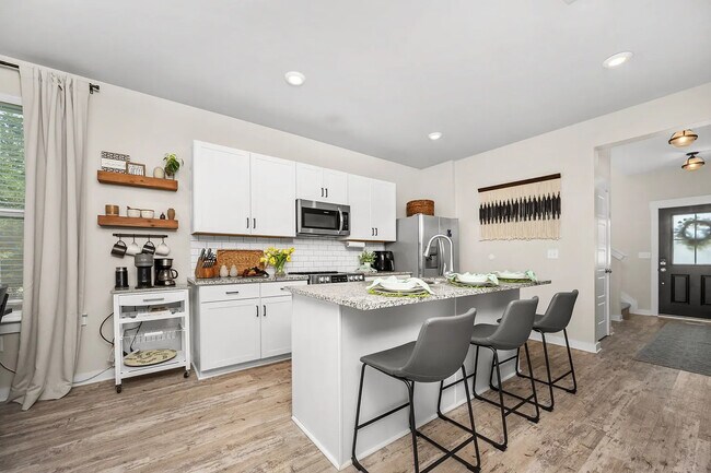 Building Photo - 4204 Aragorn Way
