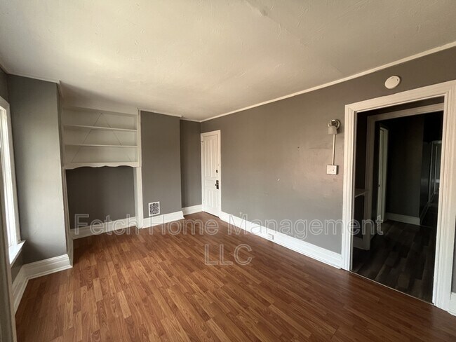 Foto del edificio - 106 S Pershing Ave
