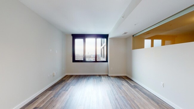 Interior Photo - The MO