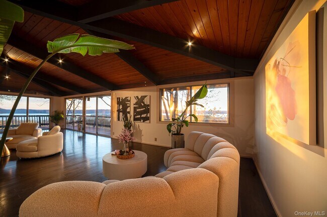 Foto del edificio - 137 Cedar Ln