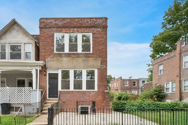 Building Photo - 2534 S 61st St