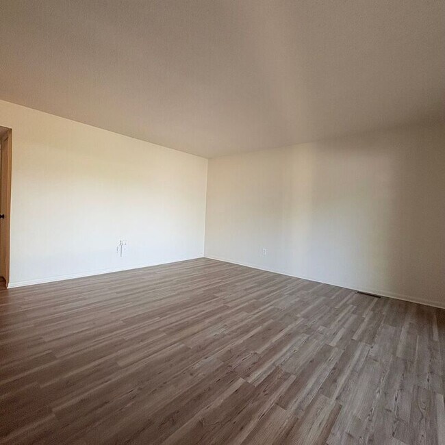 Foto del edificio - 3347 E 113 Terrace