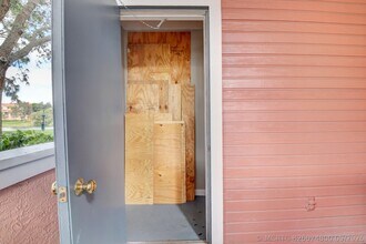 Building Photo - 1365 Crystal Way