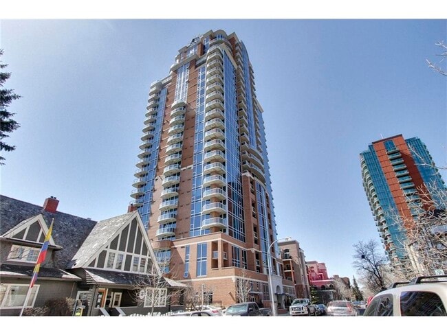 Building Photo - 817 15 Av SW