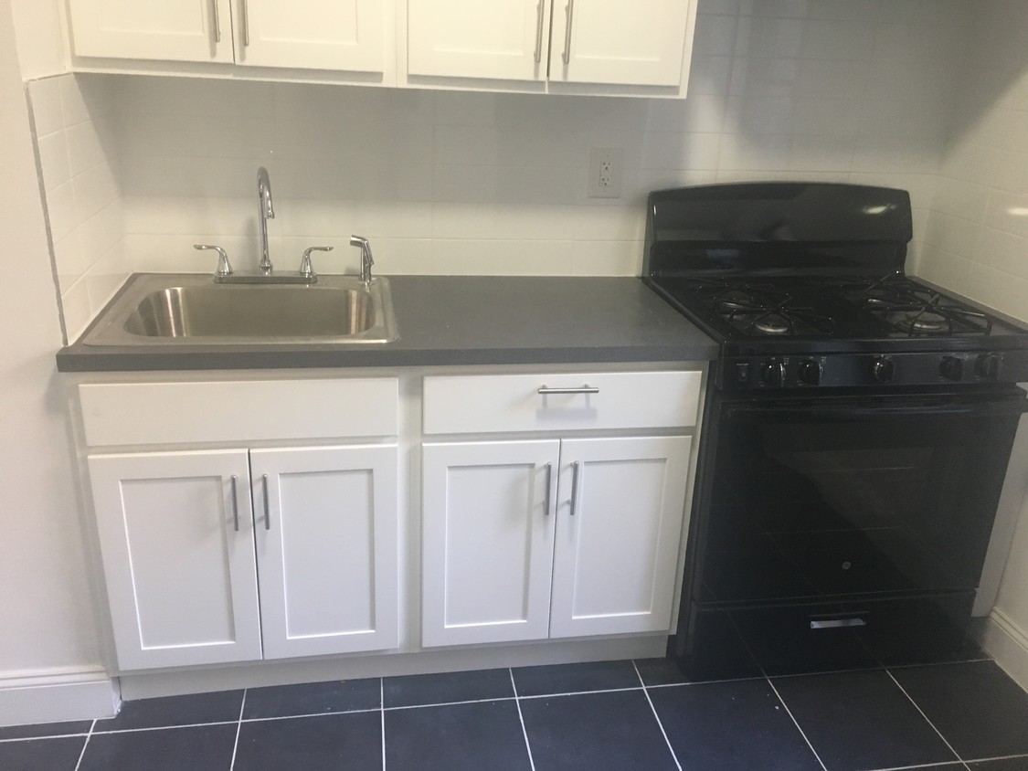 Foto principal - 2809 Barker Ave