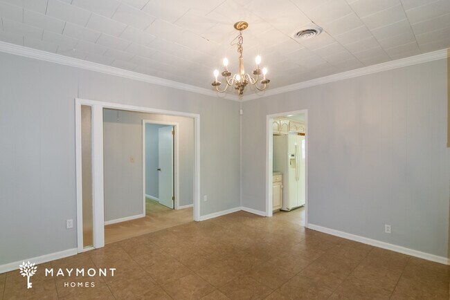 Foto del edificio - 711 Forestdale Dr
