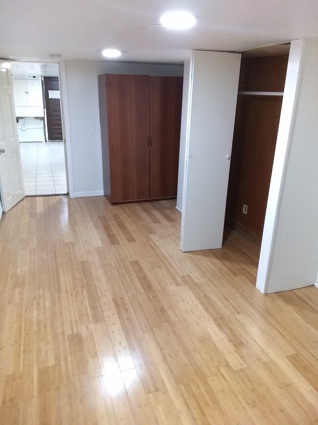 Bedroom - 107 School St