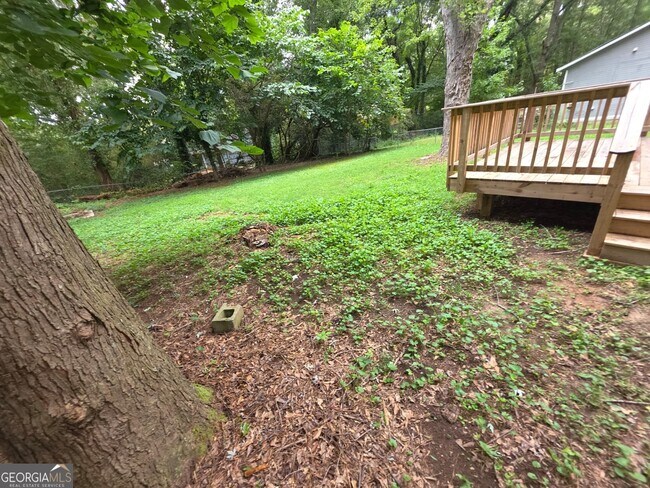 Foto del edificio - 6627 Bent Creek Dr