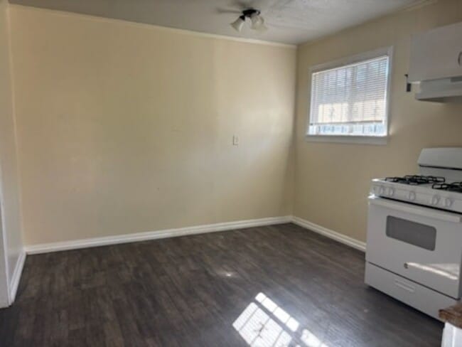 Building Photo - 349 Queen Julianna Ln