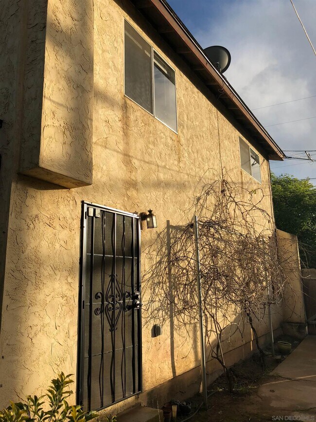 Foto del edificio - 4657 Brighton Ave