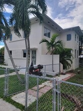 Building Photo - 2452 SW 5th St