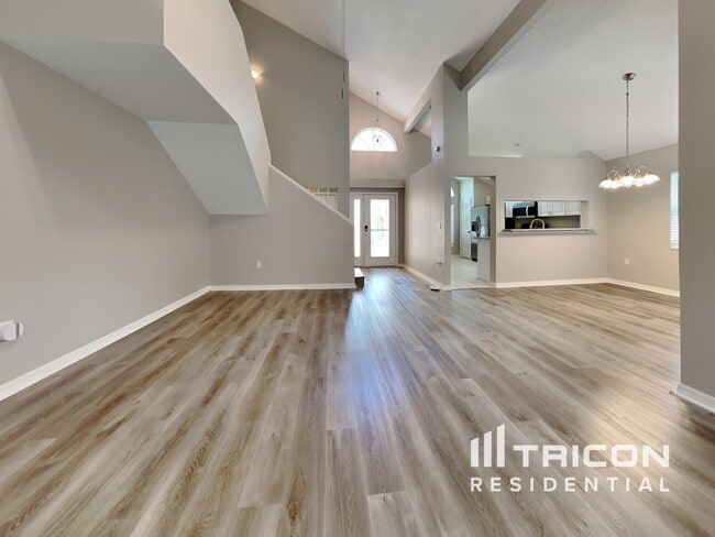 Foto del edificio - 528 Little Lake Ct