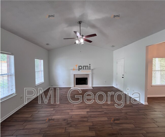 Foto del edificio - 224 Autumn Ridge Dr