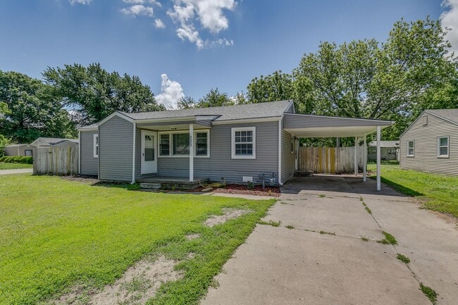 Building Photo - 3 Bedroom home in Haysville