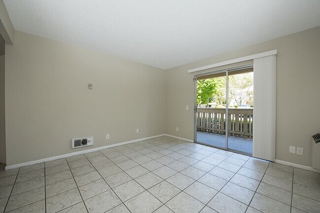Building Photo - 2 BR 1.5 BA gem, located in East Escondido