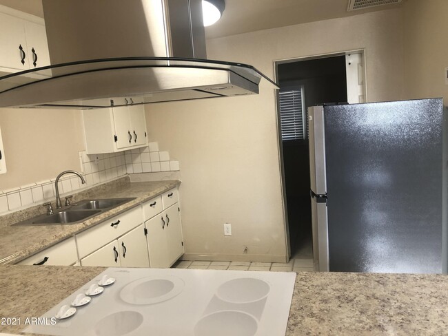 Building Photo - 130 S Hibbert