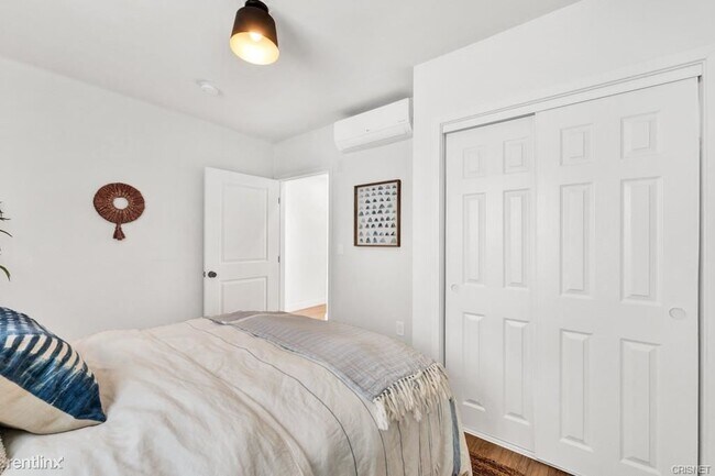 Foto del edificio - 2 br, 1 bath Duplex - 3213 W 21st St