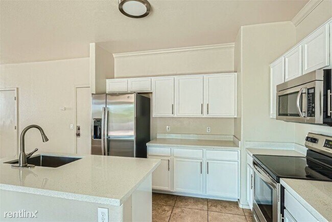 Foto del edificio - 4 br, 3 bath House - 6245 W Illini Street ...