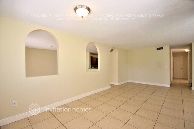 Foto del edificio - 1095 SW 135th Pl