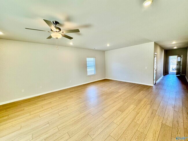 Foto del edificio - 14557 Mountain Strm Dr