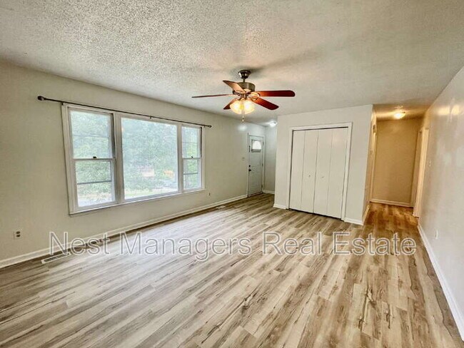 Foto del edificio - 5513 Glenrock Dr