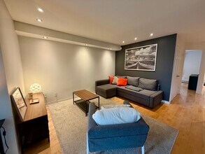 Building Photo - 4707 Rue Rivard