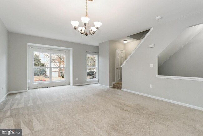 Foto del edificio - 2261 Forsythia Dr