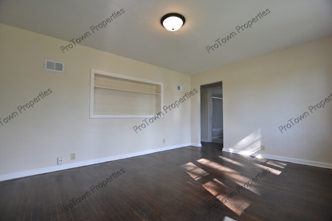 Building Photo - 1421 Burry St