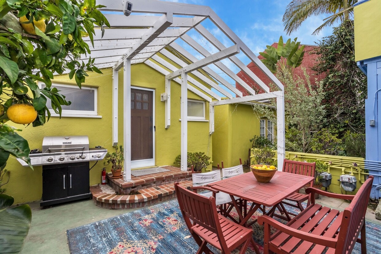Foto principal - 702 Angelus Pl