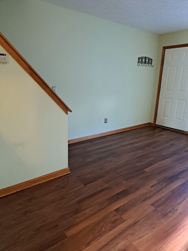 Building Photo - 298 Ivy Ln