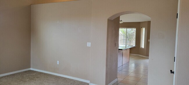 Foto del edificio - 3000 Elizabeth Ct