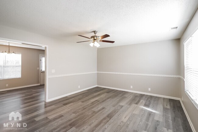 Building Photo - 5010 Boyd Dr