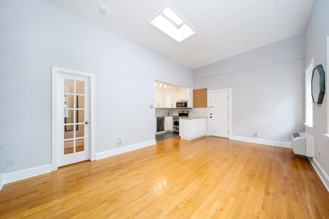 Photo - 309 1st St House