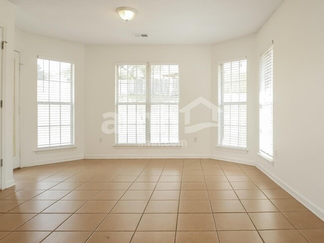 Building Photo - 660 Timber Creek S