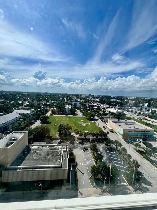 Foto del edificio - 111 Briny Ave